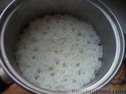 Кутя: Отварить рис на самом маленьком огне под крышкой до готовности (около 20 минут). Рис охладить.