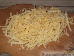Салат "Подсолнух": Сыр натереть на крупной терке.
