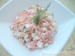 Салат с корейской морковью и крабовыми палочками: Салат с корейской морковью и крабовыми палочками готов.  Приятного аппетита!