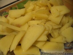 Салат «Гранатовый браслет»: Картофель очистить нарезать соломкой.