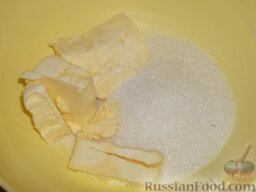 Творожно-лимонный кекс: Растереть маргарин с сахаром и солью до полного растворения сахара.