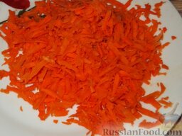 Вареники со свежей капустой: Очистить морковь натереть на крупной терке.