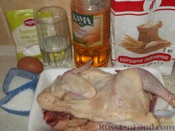 Курица, тушеная в сметане: Подготовить продукты по рецепту курицы в сметане.