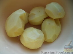 Картофельные оладьи с луком (Драники): Картошку очистить, вымыть.