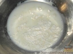 Крем заварной для «Наполеона»: Как приготовить крем для «Наполеона»:    Растворить столовую ложку муки (с верхом) в полутора стаканах холодного молока так, чтобы не было комочков.
