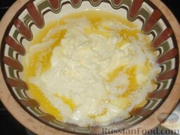 Хачапури (5): Как приготовить хачапури с сыром:    Все масло (и для теста, и для начинки) растопить.