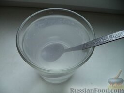 Тесто на воде: В теплой воде (или кипятке) растворить соль.
