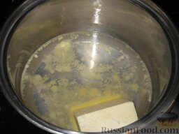 Пирожное эклер: Как приготовить пирожные эклер:    Налить в кастрюлю воды, положить туда масло и соль, нагреть до кипения, перемешать, растопить масло.