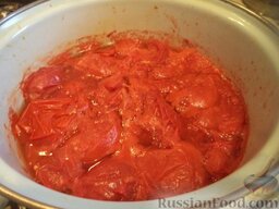 Томатный сок (Способ 2): Кастрюлю поставить на огонь, нагреть подготовленные помидоры до размягчения.