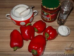 Лечо: Подготовить продукты для приготовления лечо с томатной пастой.