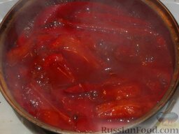 Лечо: Тушить лечо с томатной пастой под крышкой 15-25 минут.