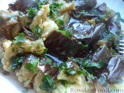 Баклажаны с чесноком: Готовый салат из баклажанов с чесноком. Приятного аппетита!