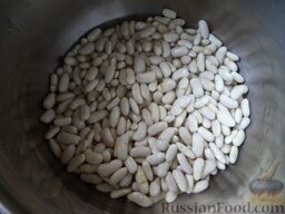 Салат из фасоли (лобио): Как приготовить лобио из фасоли:    Сухую фасоль (любого цвета и размера) замочить в воде на 4 часа.
