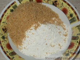 Печенье чайное домашнее (без дрожжей и без соды): Подготовленные орехи  перемешать с мукой.