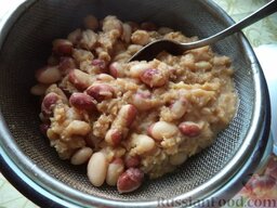 Суп-пюре из фасоли и чечевицы: После чего протереть через сито фасоль и чечевицу (или взбить в блендере).