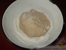 Пахлава бакинская: Затем поставить тесто на 1,5 часа на выстойку, при температуре воздуха примерно 22-25°C. Тесто накрыть полотенцем, чтобы оно не обветривалось.