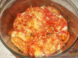 Судак, запеченный с помидорами: Запечь в сильно нагретой духовке (190 градусов) до румяной корочки (25-35 минут).