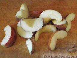 Аджика (2): Яблоки вымыть, очистить, удалить семена.