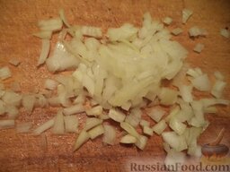 Картофельные ленивые вареники: Лук очистить, вымыть, нарезать   мелко.