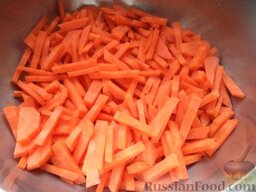 Яблочно-морковный сок: Нашинкованную или мелко нарезанную морковь пропаривают на пару до мягкости около 30 минут (в пароварке или скороварке).