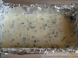 Запеканка из кабачков с сыром: Залить яично-сметанной смесью.