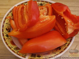 Аджика с яблоками: Как приготовить аджику с яблоками:    Подготовить болгарский перец: вымыть, очистить, нарезать.