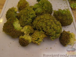 Цветная капуста и брокколи, запеченные под сли­вочным соусом: Брокколи разобрать на соцветия.
