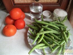 Фасоль стручковая в томатном соусе: Продукты для приготовления стручковой фасоли в томатном соусе перед вами.