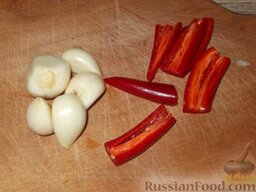 Зеленые помидоры по-армянски: Как приготовить помидоры по-армянски на зиму:    Перец и чеснок очистить.