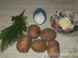 Картофель, запеченный с кожурой в духовке: Подготовьте продукты для приготовления печеного картофеля в кожуре в духовке.