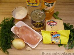 Салат из курицы с шампиньонами и сыром: Подготовьте ингредиенты для приготовления салата из курицы, шампиньонов и сыра.