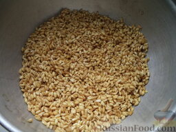 Кутья из пшеницы с маком: 400 г пшеницы перебрать, промыть.