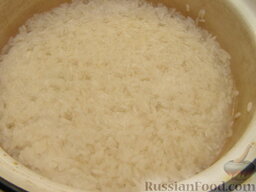 Рис с овощами: Варить 7 мин. до полуготовности, чтобы при раскусывании в середине зернышко оставалось твердым. Воду слить.