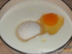 Манник с кефиром: Как приготовить манник с кефиром:    Кефир, соль, яйцо, сахар смешать.