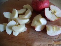 Натуральный яблочный сок: Как приготовить натуральный яблочный сок:    Яблоки вымойте, очистите от червоточин и повреждений, снимите кожицу и выньте серединки.