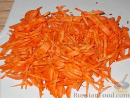 Свекольник горячий: Как приготовить свекольник горячий:    Морковь очистить, вымыть, тонко нашинковать.