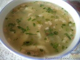 Суп с галушками: При подаче на стол суп с галушками посыпать зеленью. Приятного аппетита!