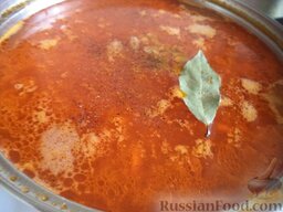 Лагман (узбекская кухня): В картофельный отвар добавить пассерованные овощи с соей, посолить, добавить специи. Варить под крышкой на маленьком огне 10 минут.