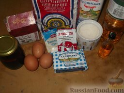 Берлинские пончики: Подготовить продукты для пончиков по-берлински.