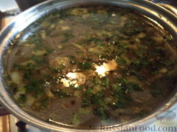 Грибной суп с крупой: Грибной суп с крупой варить до готовности на минимальном огне под крышкой (около 10 минут).