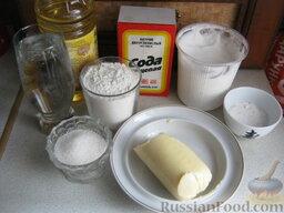 Лепешки, жаренные без дрожжей (казахская кухня): Продукты для жареных лепешек по-казахски перед вами.