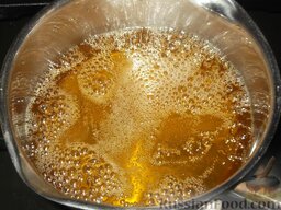 Варенье из одуванчиков, или одуванчиковый мед: Вновь поставить варенье из одуванчиков варить на 20 минут при слабом кипении. После этого одуванчиковый мед считается готовым.