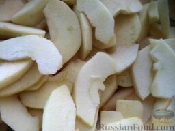 Варенье из яблок: Как приготовить варенье из яблок:    Яблоки вымойте, очистите от кожуры и семян, нарежьте дольками (или кусочками).